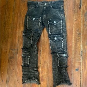 Distressed Black Jeans with Pockets
